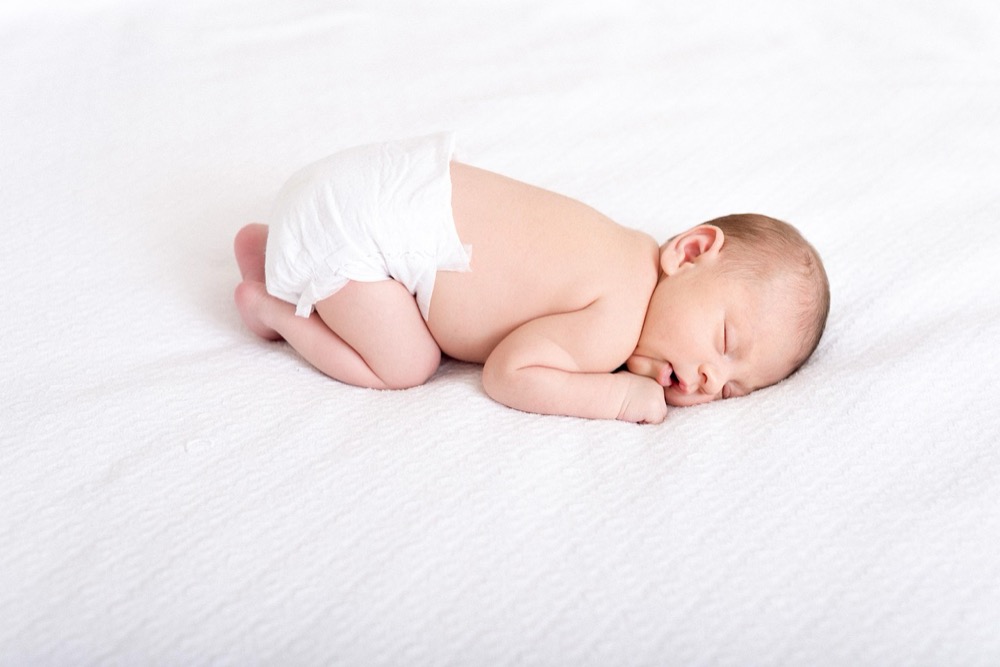 Bé mặc tã, vùng da cần chăm sóc khi bị hăm