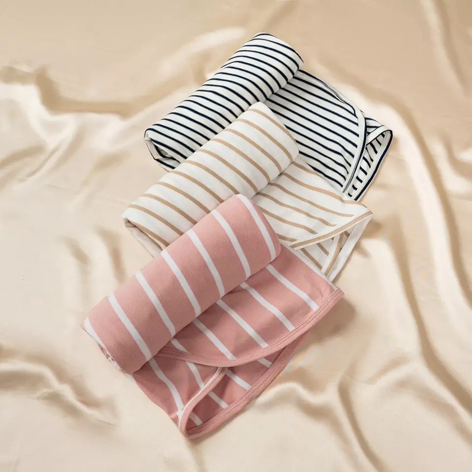 Khăn quấn chũn Unbee 0-3 tháng cuộn gọn nhiều màu