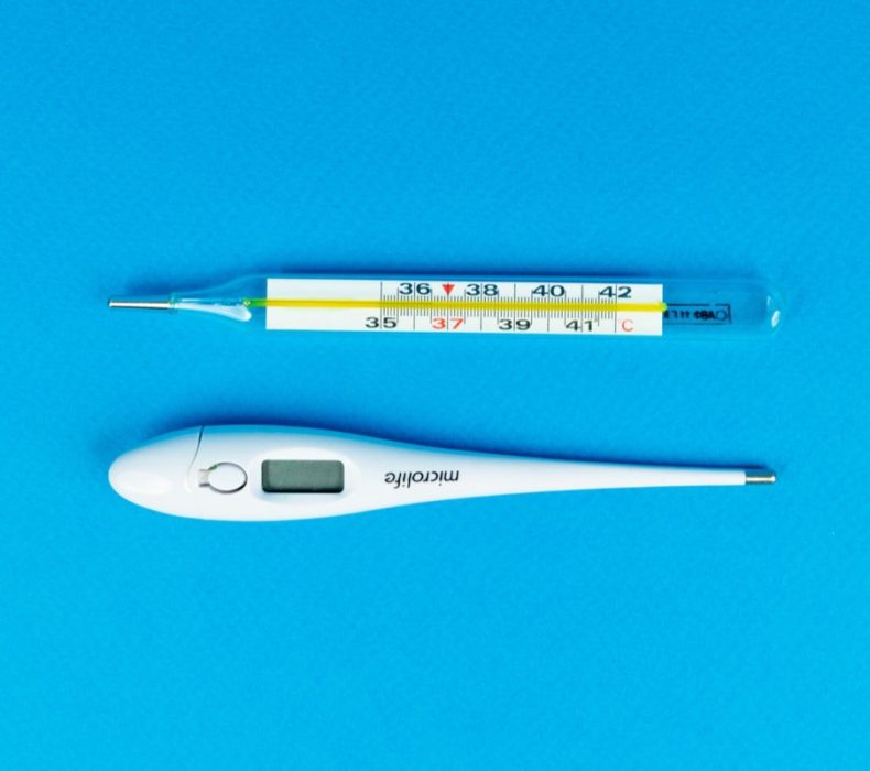 Bé Sốt Sau Tiêm Phòng: Bao Nhiêu Độ Là Bình Thường, Khi Nào Cần Lo?