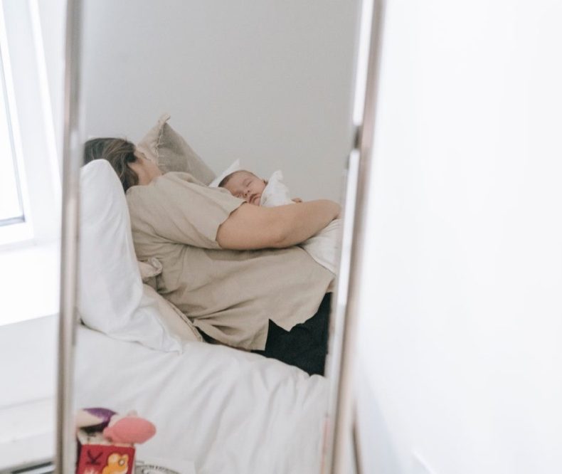 Sưng Vùng Kín Sau Sinh: Vì Sao Xảy Ra Và Cách Giảm Sưng Tại Nhà